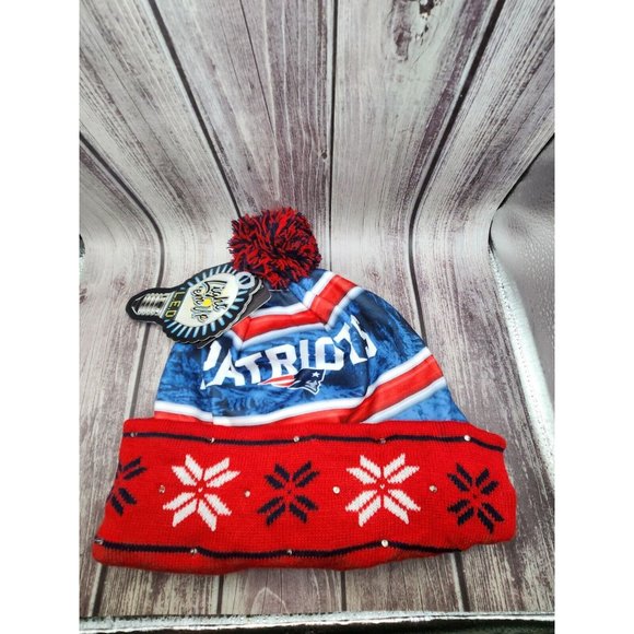 New England Patriots LED Light Up Knit Pom Pom Hat Beanie Cap NFL Official - Picture 2 of 9